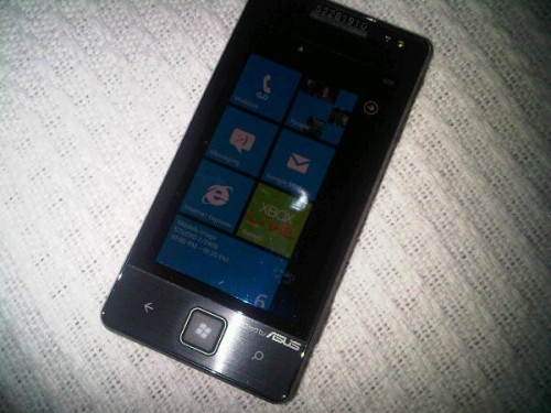 İlk Asus Windows Phone 7 Pakistan  da çıktı!