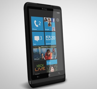 Windows Phone 7 rakipleri eleştiriyor [video]